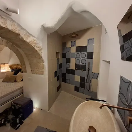 Mason & Stone Alberobello