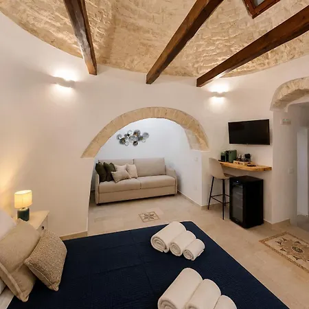 Mason & Stone Apartment